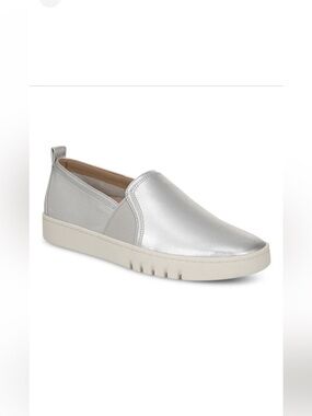 Vionic Cambria Silver Metallic Leather Sneaker Loafers Sz 11 EU42 New w/ Out Box